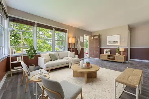 Living - 40 W 36th Pl, Steger, IL 60475 photo 2 of 5