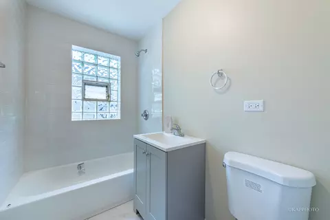 Bath - 40 W 36th Pl, Steger, IL 60475 photo 2 of 3