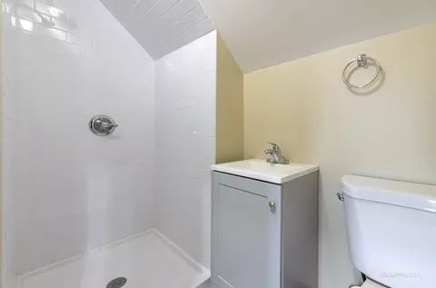 Bath - 40 W 36th Pl, Steger, IL 60475 photo 1 of 3