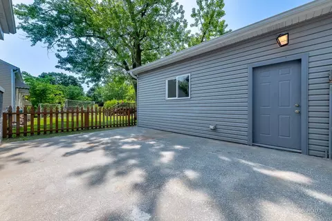 Exterior - 40 W 36th Pl, Steger, IL 60475 photo 6 of 7