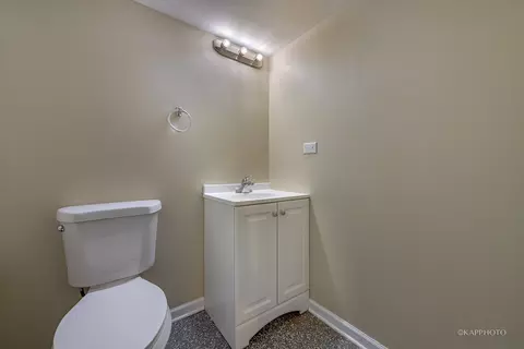 Bath - 40 W 36th Pl, Steger, IL 60475 photo 3 of 3