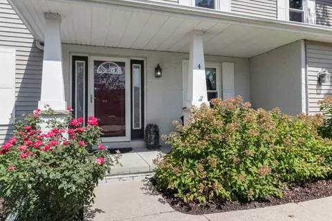 Exterior - 4 Lexis Ct, Bloomington, IL 61704 photo 2 of 10