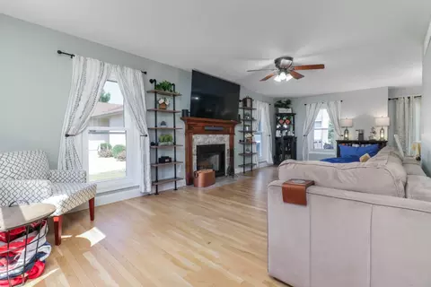 Living - 4 Lexis Ct, Bloomington, IL 61704 photo 2 of 3