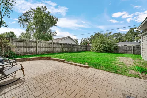 Exterior - 1106 Sumner St, Wheaton, IL 60189 photo 6 of 7