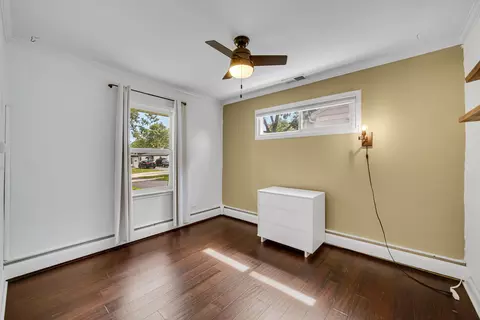Bedroom - 1106 Sumner St, Wheaton, IL 60189 photo 2 of 4