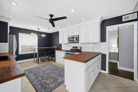 Kitchen - 1106 Sumner St, Wheaton, IL 60189 photo 2 of 5