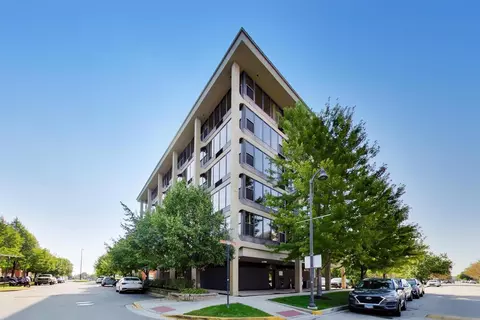 Exterior - 345 Eastgate Pl #302, Chicago, IL 60616 photo 2 of 3