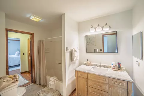 Bath - 1441 Levato Ln, Minooka, IL 60447 photo 3 of 3
