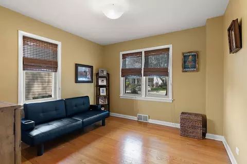 Living - 334 Spruce St, Glenview, IL 60025 photo 1 of 3