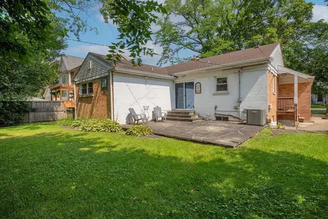 Exterior - 334 Spruce St, Glenview, IL 60025 photo 5 of 5