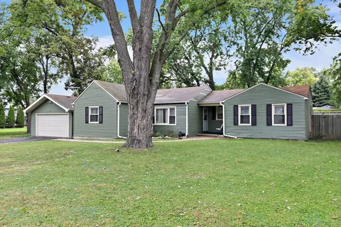 9020 Shady Ln, Wonder Lake, IL 60097