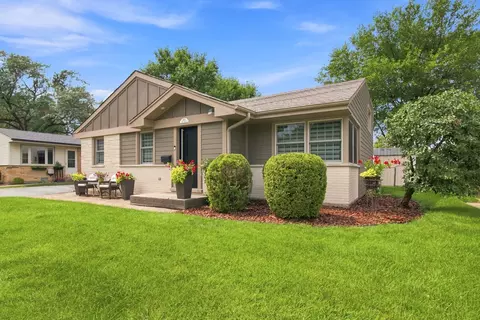 Exterior - 534 E Park Ave, Elmhurst, IL 60126 photo 2 of 8
