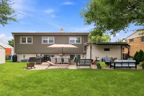 Exterior - 534 E Park Ave, Elmhurst, IL 60126 photo 6 of 8