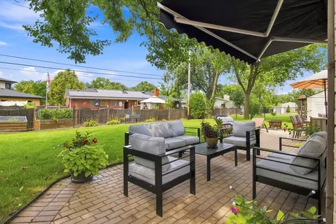 Exterior - 534 E Park Ave, Elmhurst, IL 60126 photo 4 of 8
