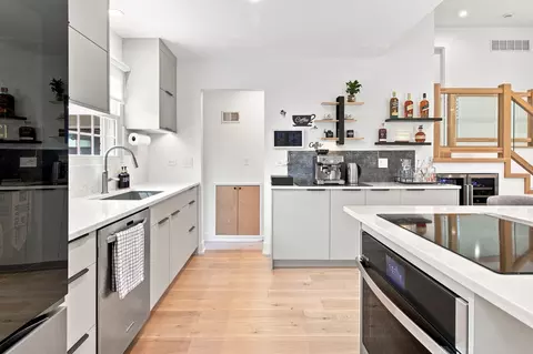 Kitchen - 534 E Park Ave, Elmhurst, IL 60126 photo 1 of 5