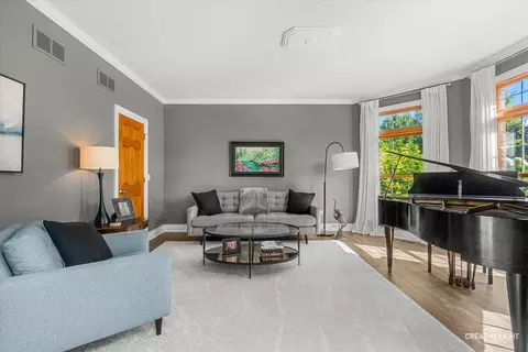 Living - 11 N600 Hunter Trl, Elgin, IL 60124 photo 1 of 4