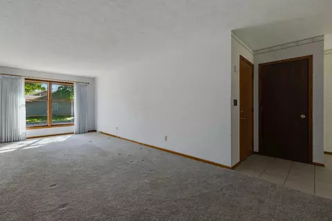 Living - 2917 4th St #0, Moline, IL 61265 photo 4 of 6