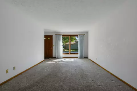 Living - 2917 4th St #0, Moline, IL 61265 photo 2 of 6