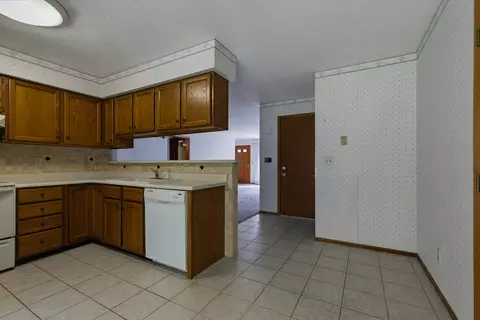 Kitchen - 2917 4th St #0, Moline, IL 61265 photo 1 of 7