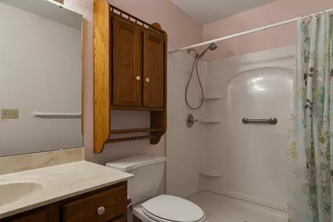 Bath - 2917 4th St #0, Moline, IL 61265 photo 2 of 6