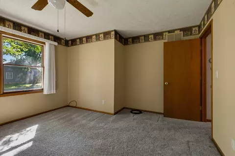Bedroom - 2917 4th St #0, Moline, IL 61265 photo 6 of 7