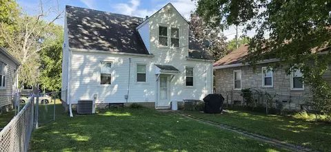 2379 30th St, Moline, IL 61265 photo 3