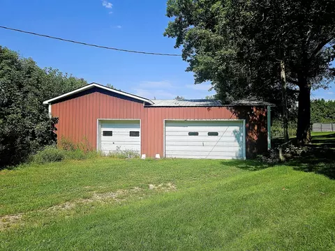 Exterior - 600 Timber Creek Rd, Dixon, IL 61021 photo 14 of 17
