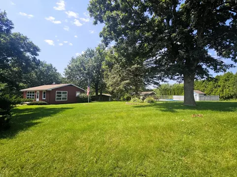 Exterior - 600 Timber Creek Rd, Dixon, IL 61021 photo 6 of 17