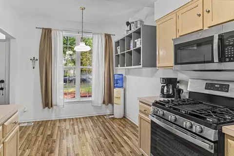 Kitchen - 2157 Rossiter Pkwy, Plainfield, IL 60586 photo 1 of 3