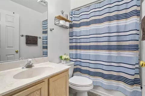 Bath - 2157 Rossiter Pkwy, Plainfield, IL 60586 photo 2 of 2