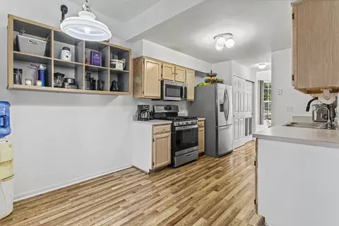 Kitchen - 2157 Rossiter Pkwy, Plainfield, IL 60586 photo 3 of 3