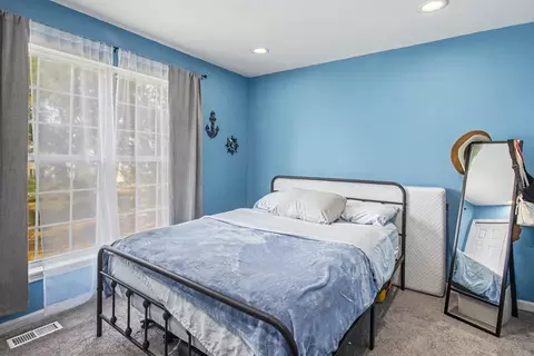 Bedroom - 2157 Rossiter Pkwy, Plainfield, IL 60586 photo 2 of 3