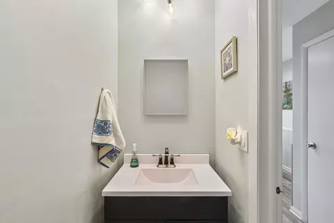 Bath - 793 Lakeside Circle Dr, Wheeling, IL 60090 photo 3 of 3