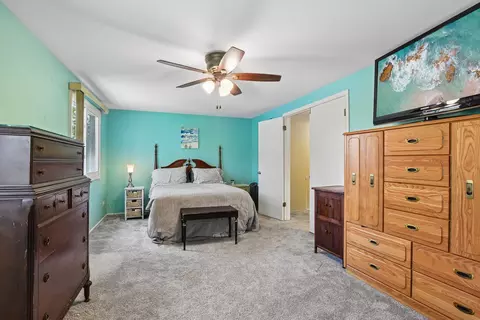 Bedroom - 793 Lakeside Circle Dr, Wheeling, IL 60090 photo 3 of 4
