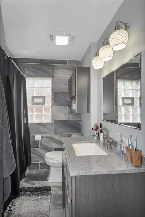 Bath - 528 Penfield St, Beecher, IL 60401 photo 2 of 2