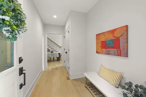 Entry Way - 820 E Franklin Ave, Naperville, IL 60540 photo 1 of 3