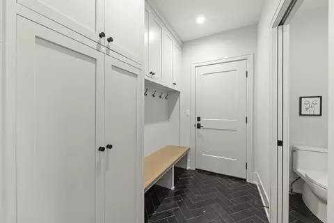 Entry Way - 820 E Franklin Ave, Naperville, IL 60540 photo 2 of 3