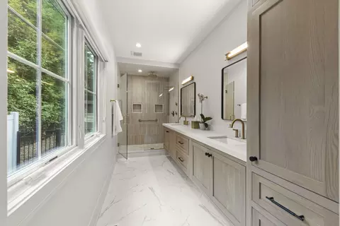 Bath - 820 E Franklin Ave, Naperville, IL 60540 photo 1 of 5