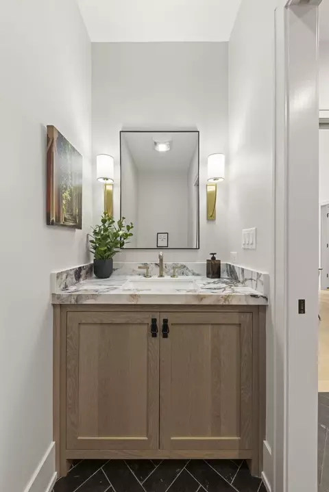 Bath - 820 E Franklin Ave, Naperville, IL 60540 photo 3 of 5