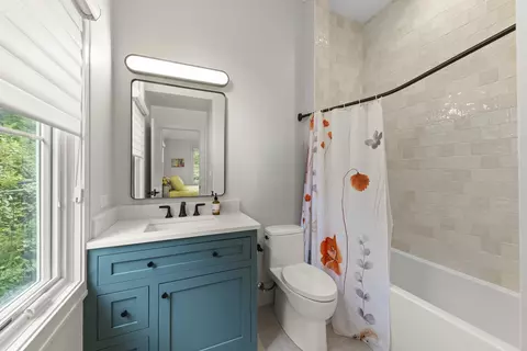 Bath - 820 E Franklin Ave, Naperville, IL 60540 photo 5 of 5