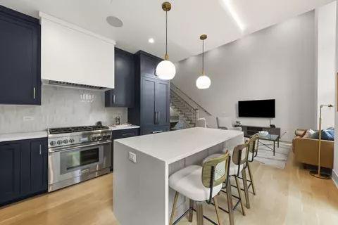 Kitchen - 820 E Franklin Ave, Naperville, IL 60540 photo 5 of 5