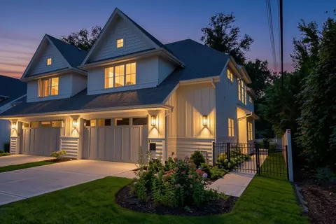 Exterior - 820 E Franklin Ave, Naperville, IL 60540 photo 9 of 10