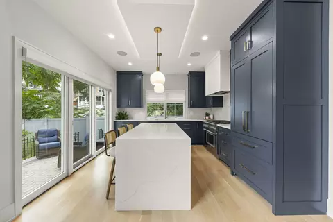 Kitchen - 820 E Franklin Ave, Naperville, IL 60540 photo 1 of 5