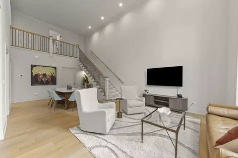 Living - 820 E Franklin Ave, Naperville, IL 60540 photo 1 of 2