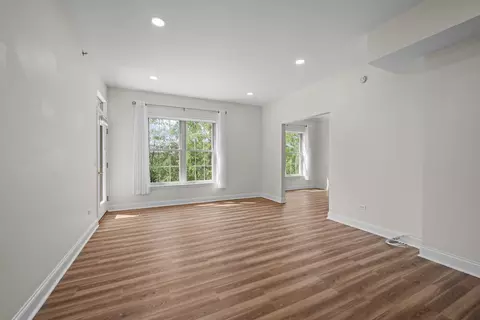 Living - 3115 Town Square Dr #408, Rolling Meadows, IL 60008 photo 3 of 5