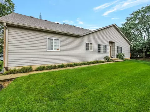 Exterior - 1321 Dancing Bear Ln, Elgin, IL 60120 photo 3 of 8