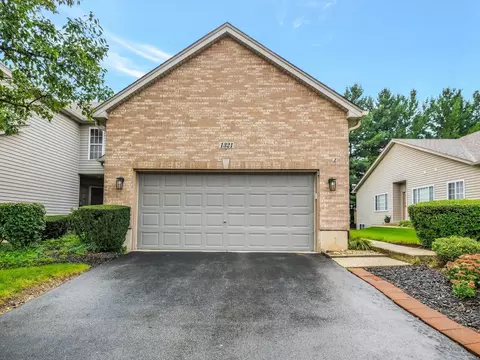 Exterior - 1321 Dancing Bear Ln, Elgin, IL 60120 photo 8 of 8