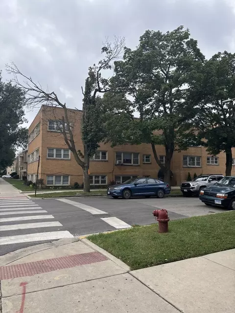 5601 W Byron St #A, Chicago, IL 60634