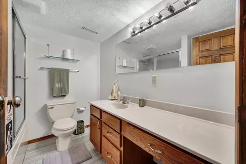 Bath - 9 Chiswick Cir, Bloomington, IL 61704 photo 5 of 5