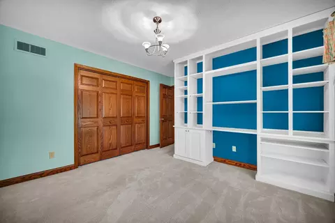 Bedroom - 9 Chiswick Cir, Bloomington, IL 61704 photo 6 of 7